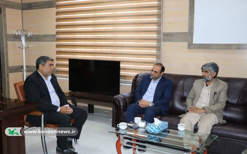 دیدار سرپرست کانون کرمان با فرماندار و مدیر آموزش و پرورش جیرفت